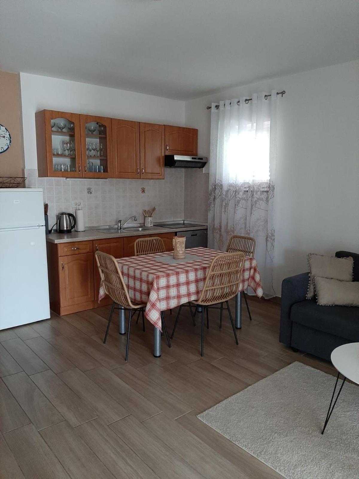 Apartmán Apartman Mima Porat  Exteriér fotografie
